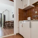 Azzurro Apartment